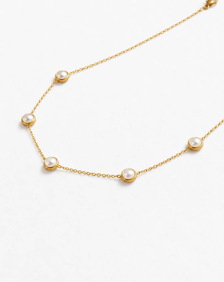 BEZEL PEARL STATION NECKLACE