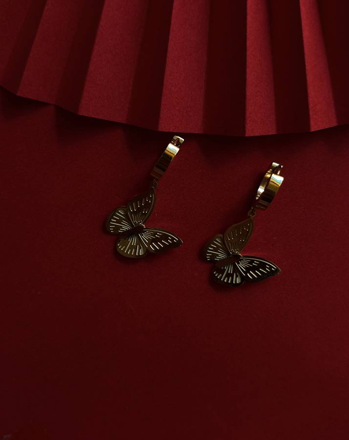 BUTTERFLY CHARM HUGGIES