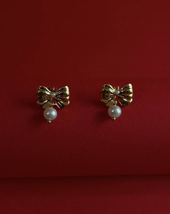 CUTE BOW STUDS